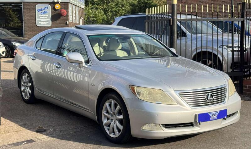 Lexus LS view 5