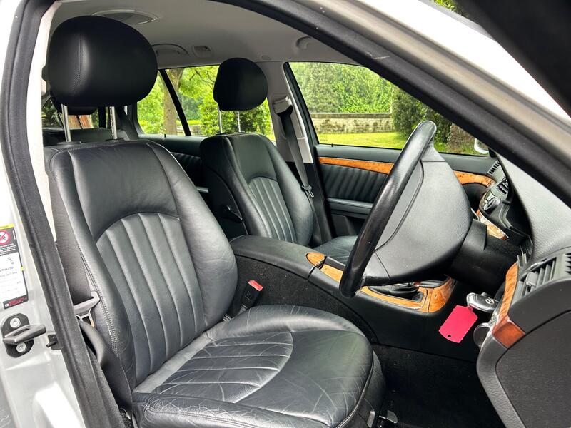 Mercedes-Benz E-Class view 4