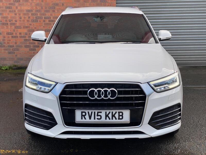 Audi Q3 view 3