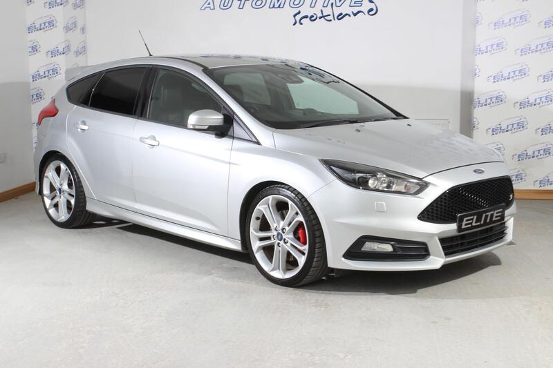 Ford Focus view 3