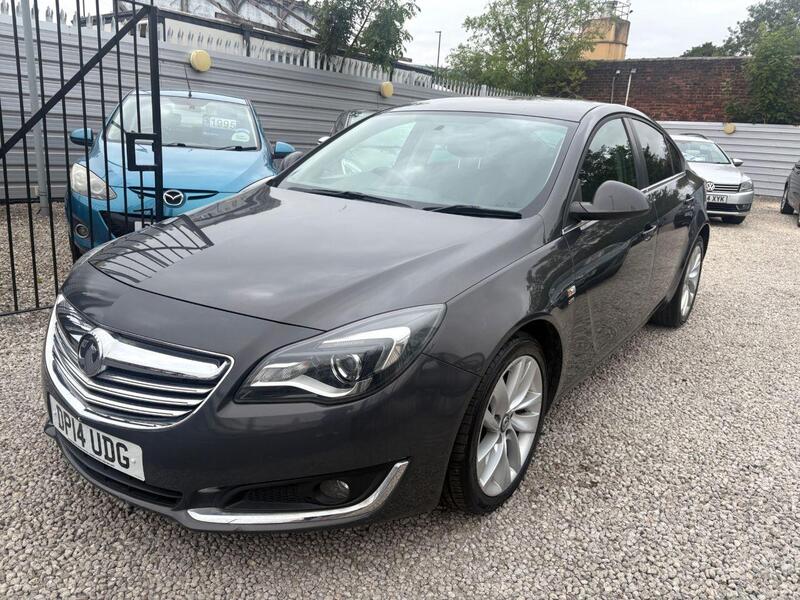Vauxhall Insignia view 3