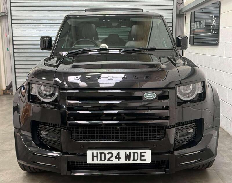Land Rover Defender 110 view 2