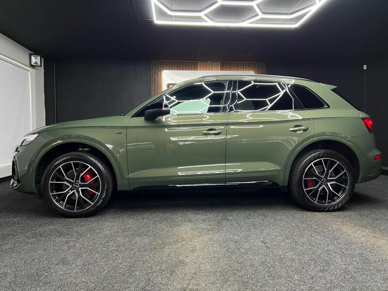 Audi Q5 view 4