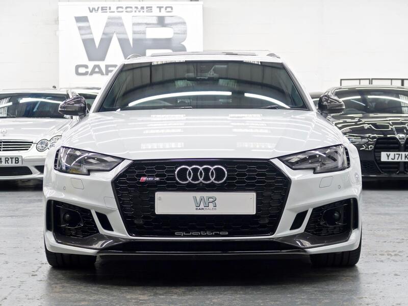 Audi RS4 Avant view 2