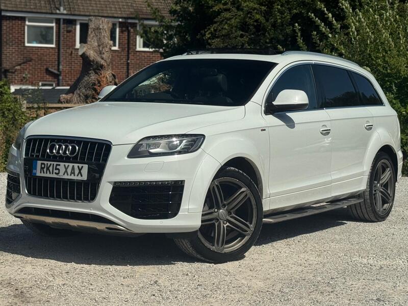 Audi Audi Q7 view 2