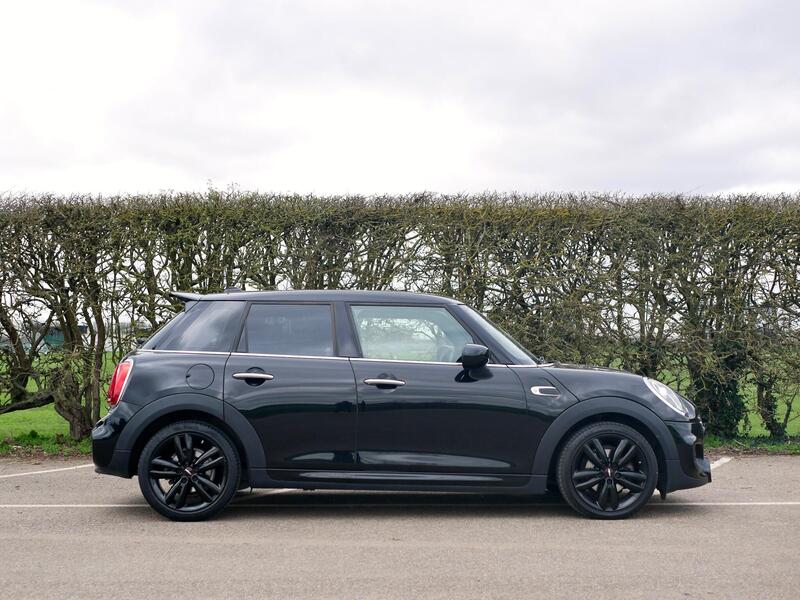 Mini Cooper view 7