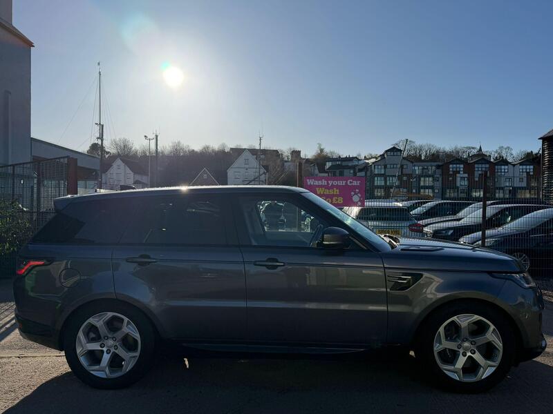 Land Rover Range Rover view 3