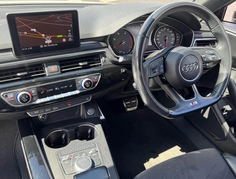 Audi Audi A4 view 2