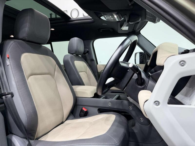 Land Rover Defender 130 view 2