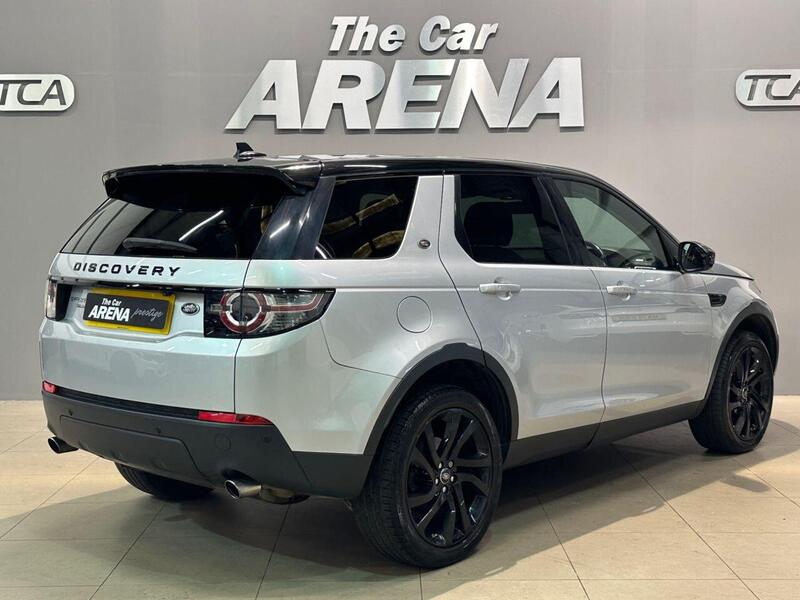 Land Rover Discovery Sport view 4