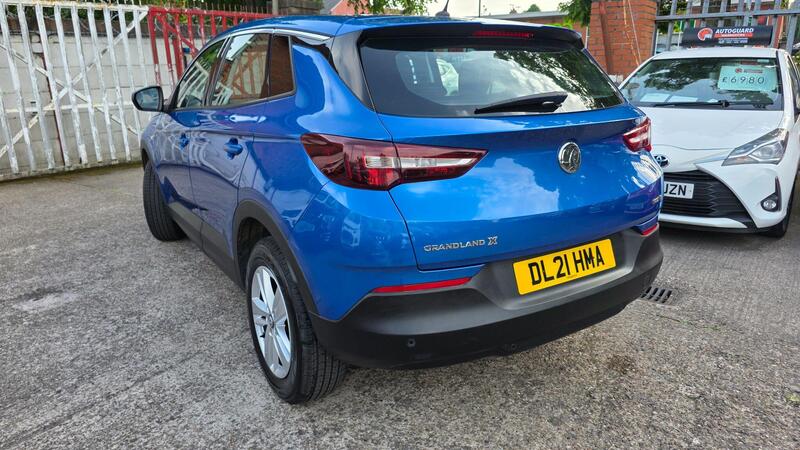 Vauxhall Grandland X view 4