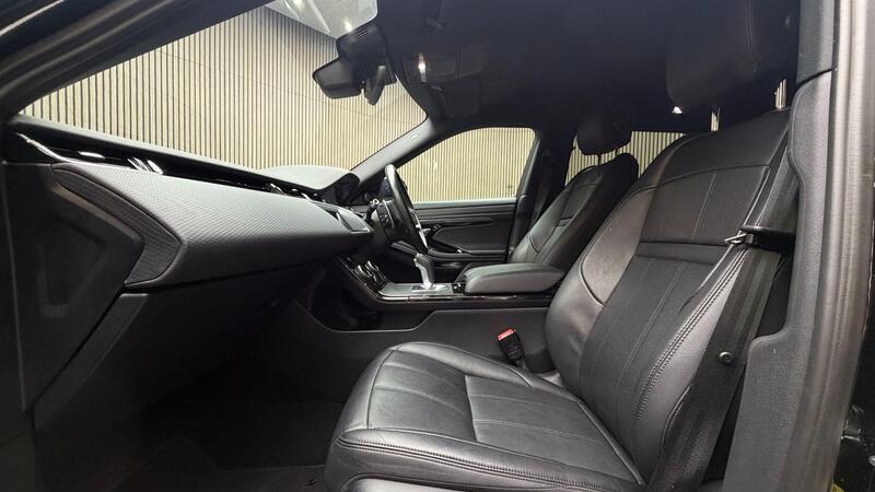 Land Rover Range Rover Evoque view 3