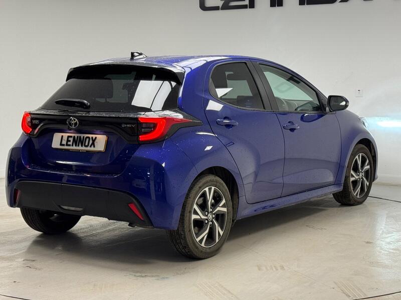 Toyota Yaris view 4