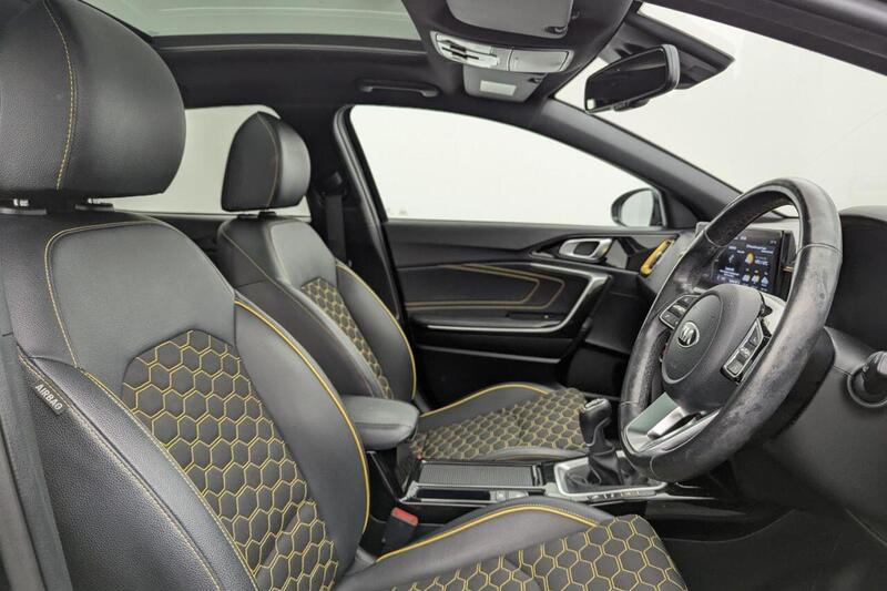 Kia Xceed view 3