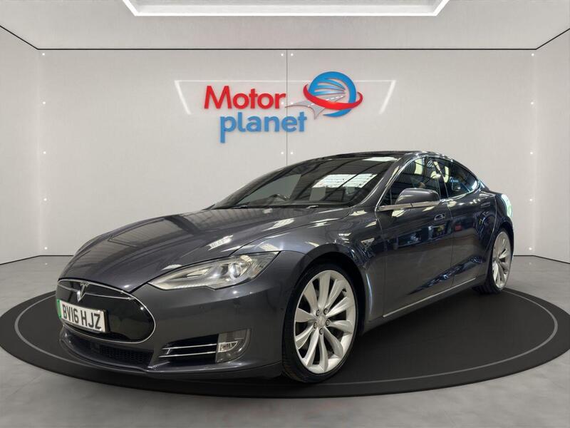Tesla Model S view 3
