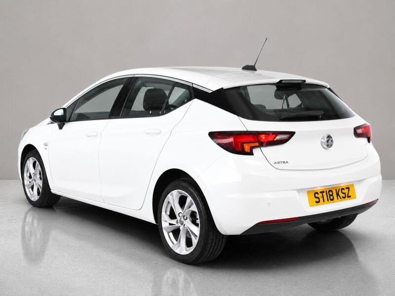 Vauxhall Astra view 4