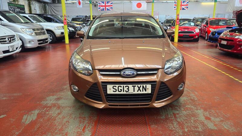Ford Focus view 2