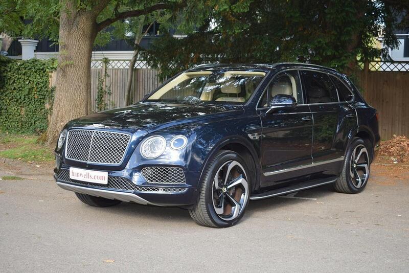 Bentley Bentayga view 3