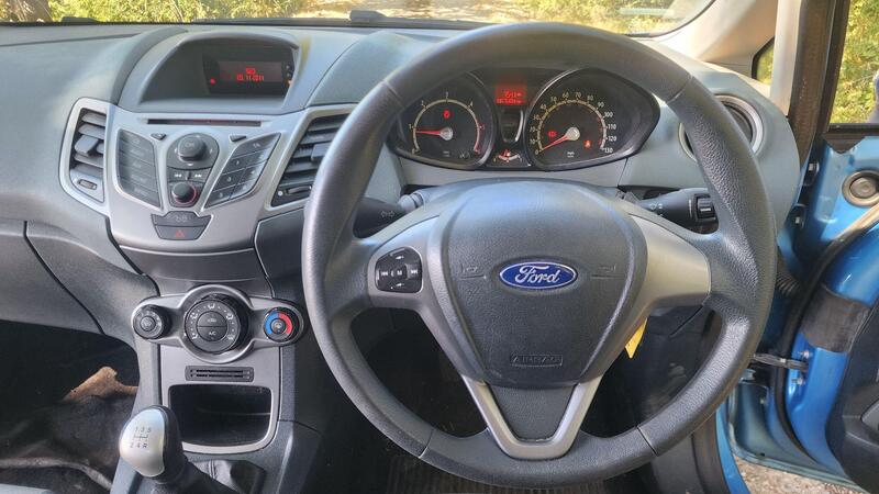 2009 Ford Fiesta — photo 25