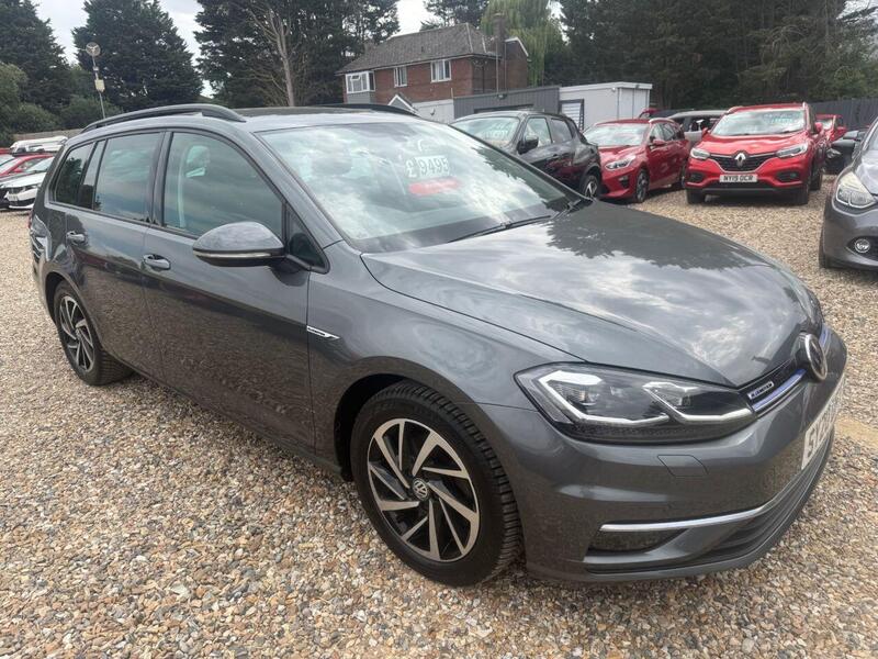 Volkswagen Golf view 2