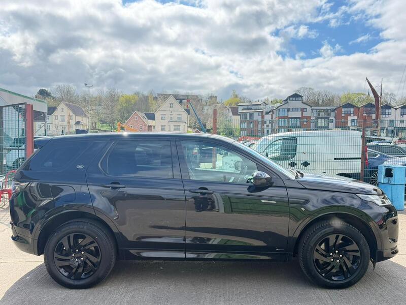Land Rover Discovery Sport view 7