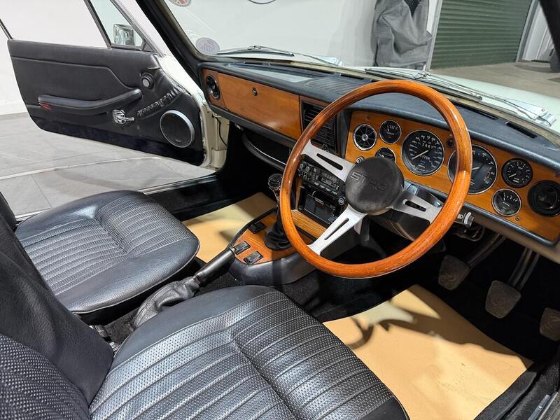 Triumph Stag view 7