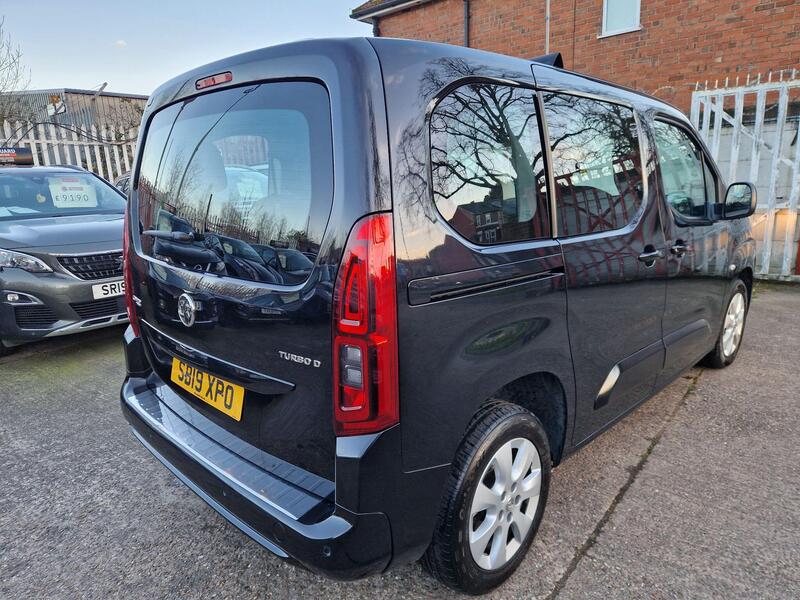 Vauxhall Combo Life view 5
