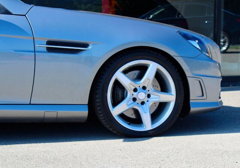 Mercedes-Benz SLK view 4