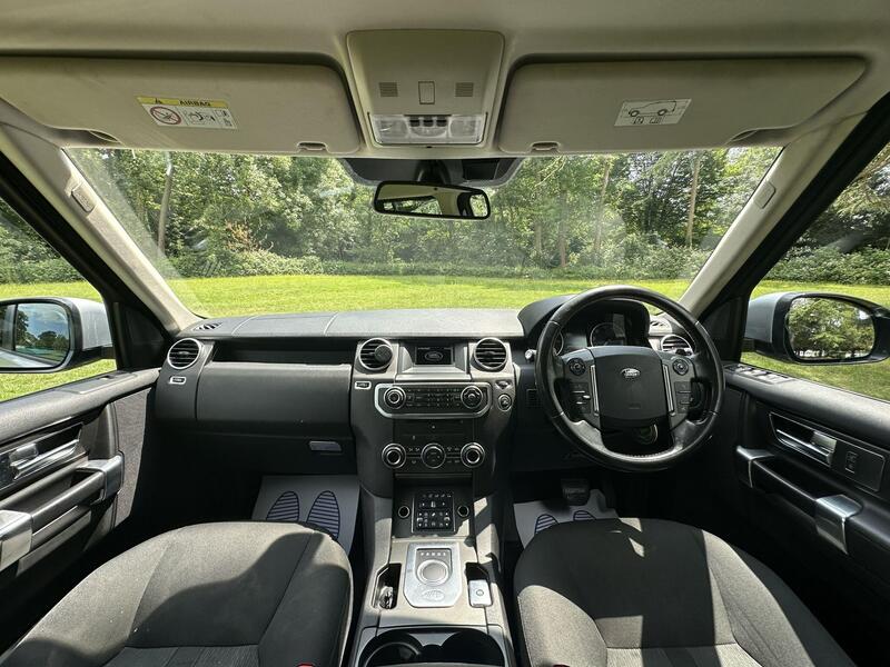 Land Rover Discovery view 11