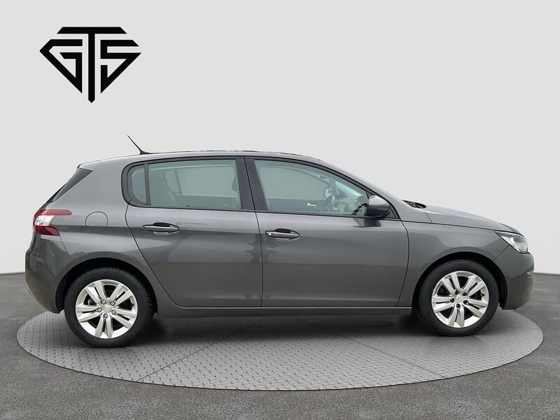 Peugeot 308 view 2