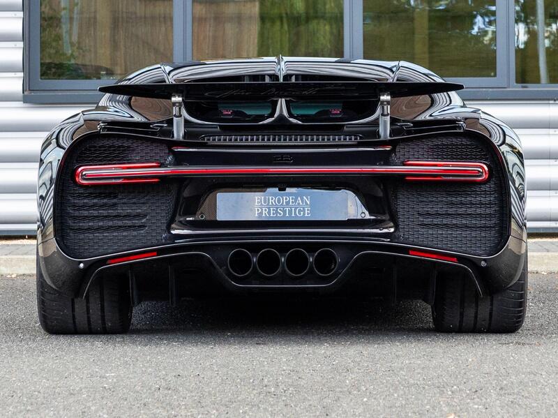 Bugatti Chiron view 4