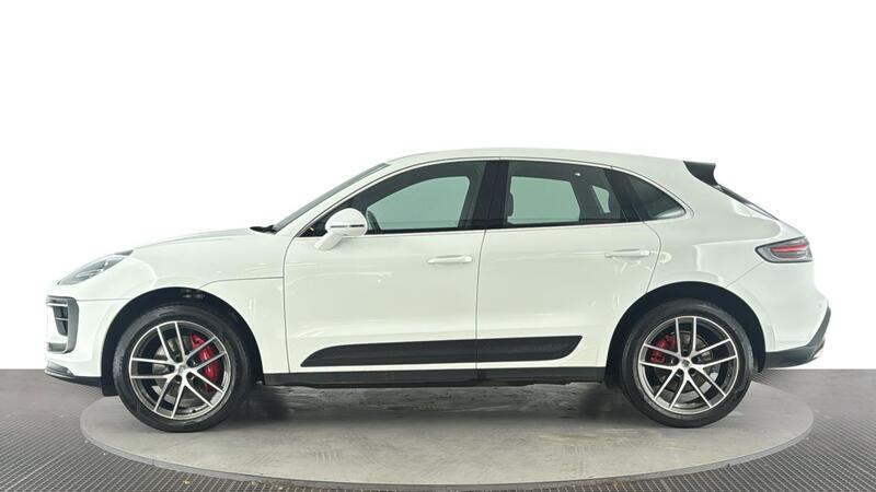Porsche Macan view 7