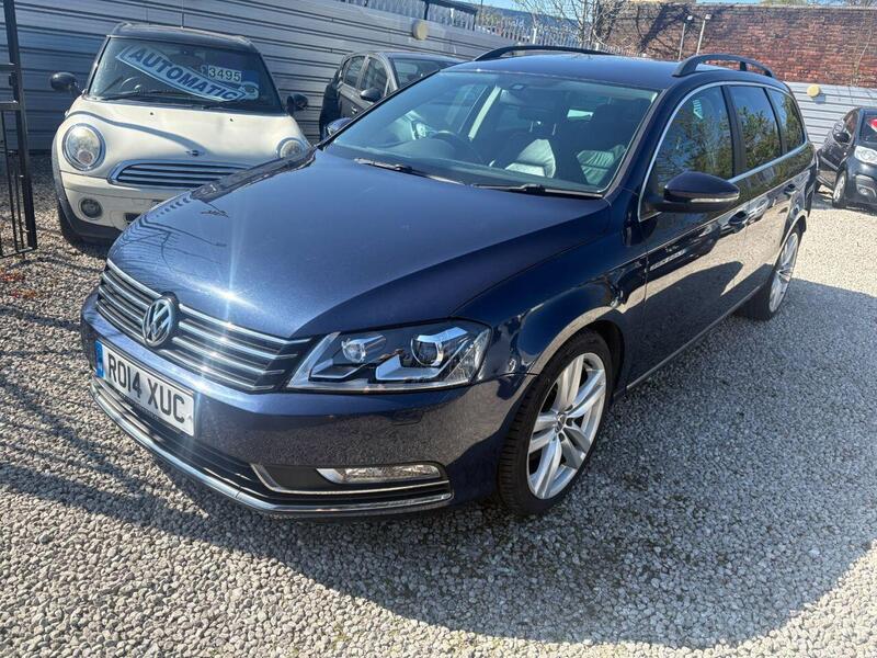 Volkswagen Passat view 3