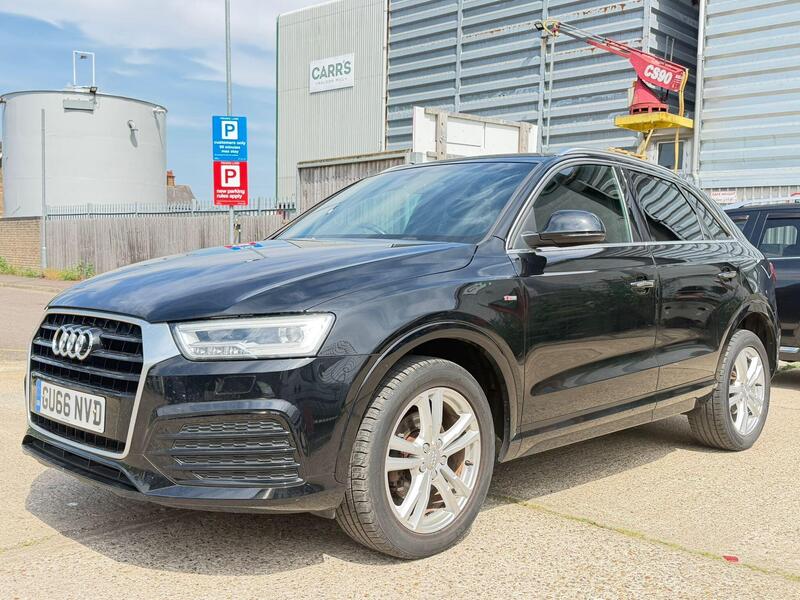 Audi Q3 view 7