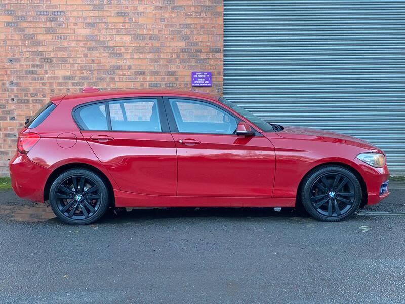 BMW 1 Series view 5