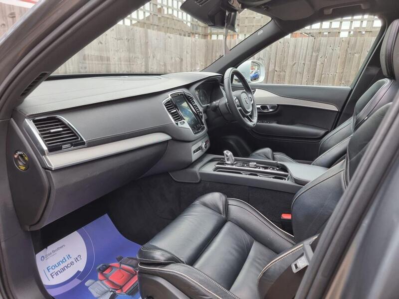 Volvo XC90 view 2