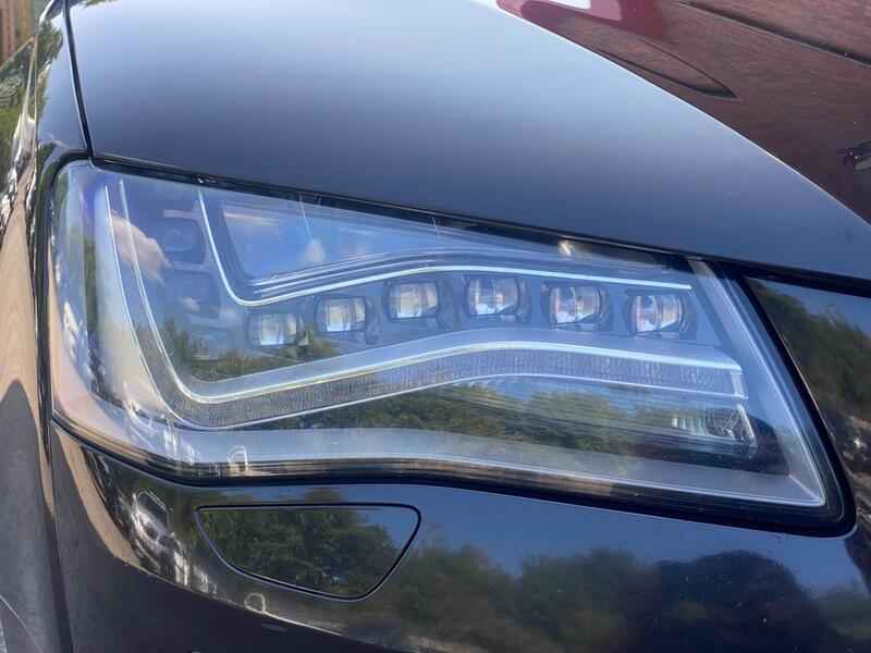 Audi A8 view 10