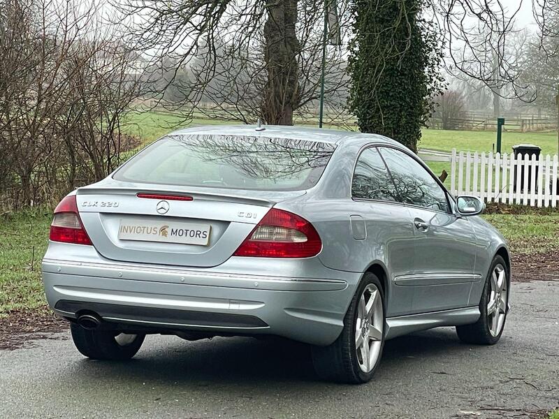 Mercedes-Benz CLK view 12
