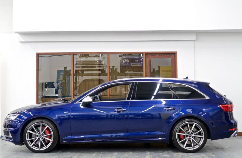 Audi S4 Avant view 4