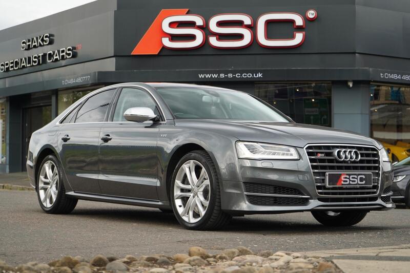 Audi S8 view 4