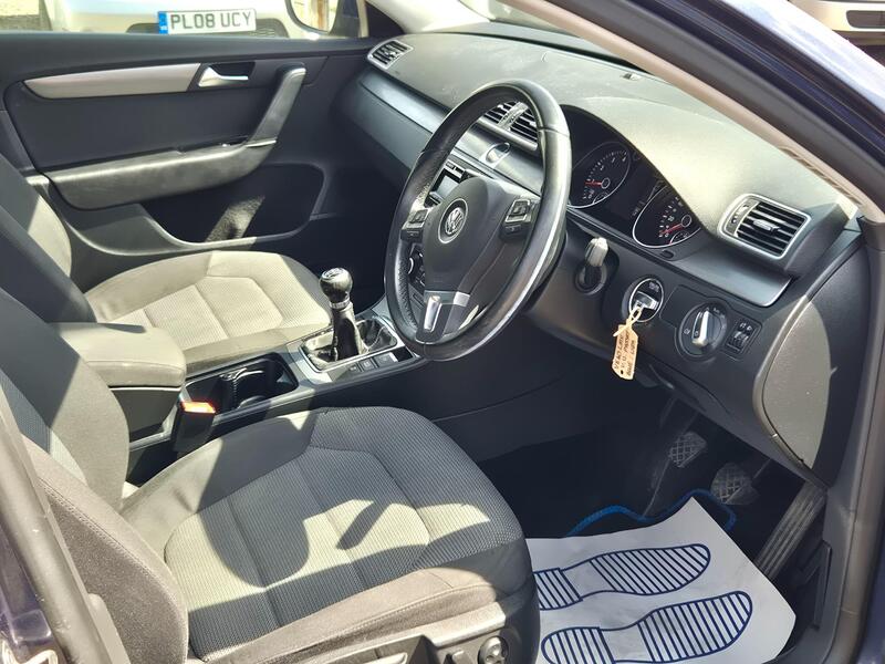 Volkswagen Passat view 7