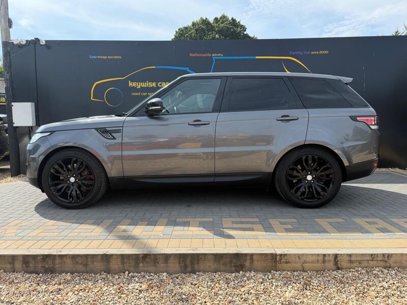 Land Rover Range Rover Sport view 2