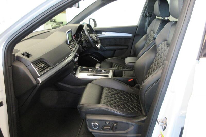 Audi SQ5 view 4
