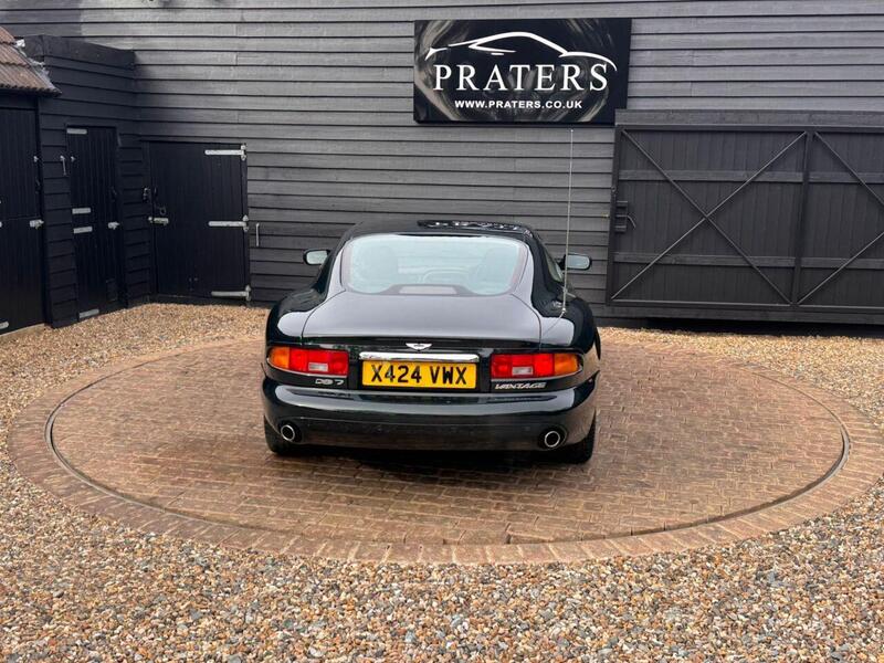 Aston Martin DB7 view 3