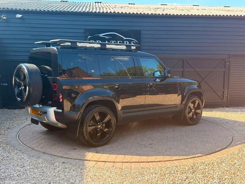 Land Rover Defender view 4