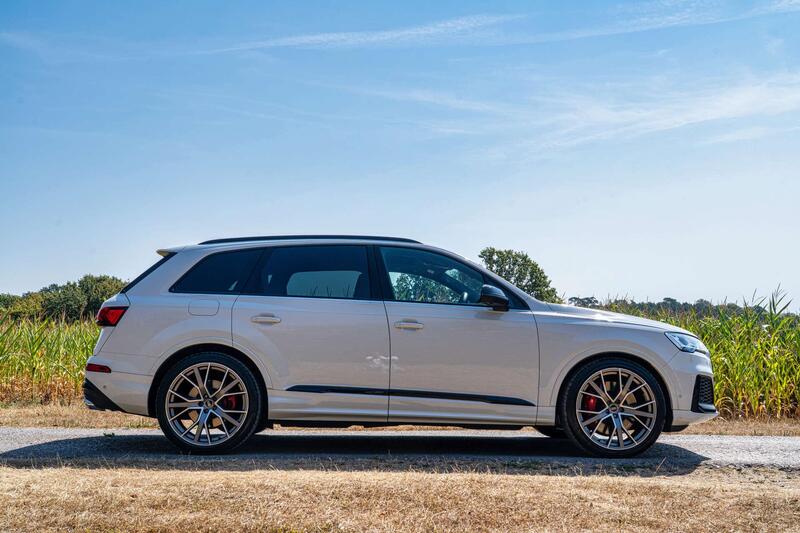 Audi Audi SQ7 view 4