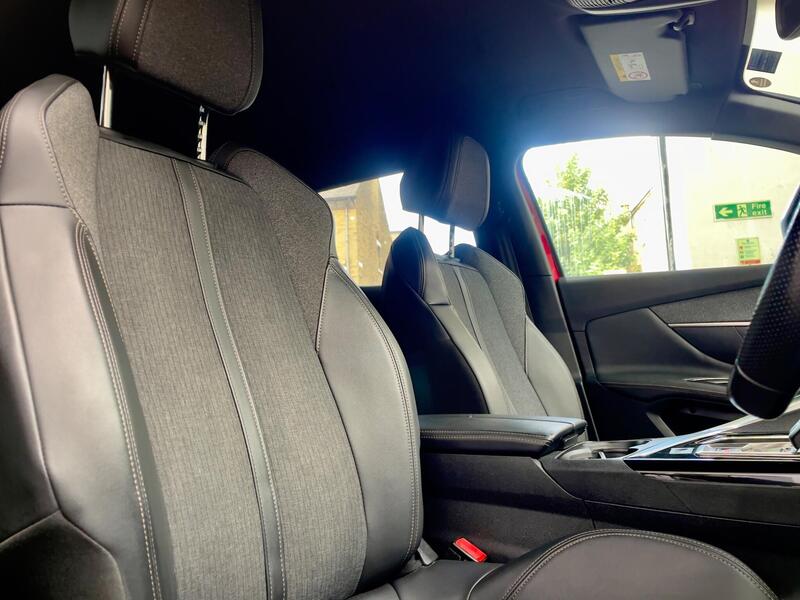 Peugeot 3008 view 6