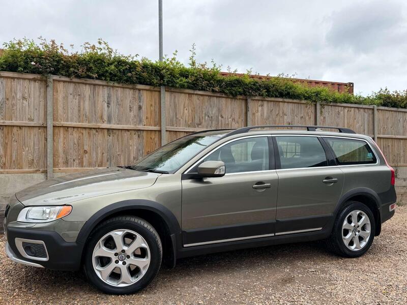 Volvo XC70 view 5