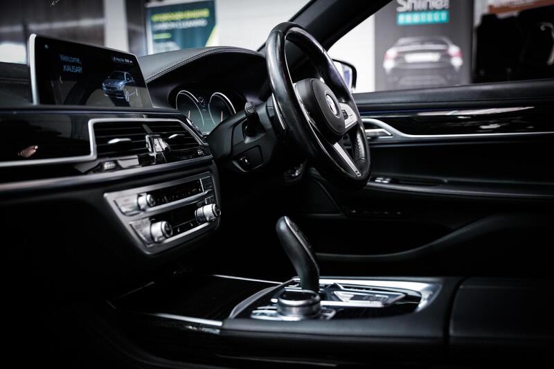 BMW 7 Series view 3