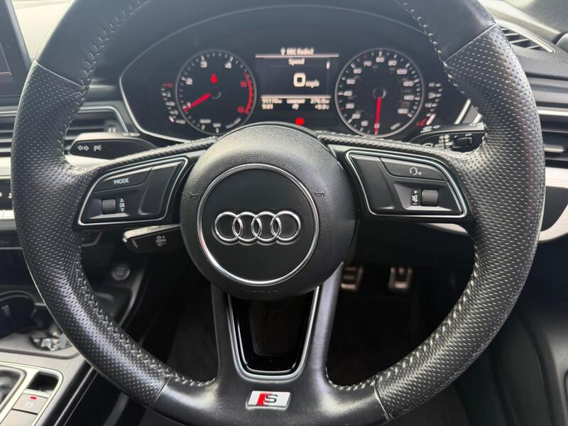 Audi A4 Avant view 4